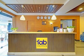 Fabhotel Royal Palm