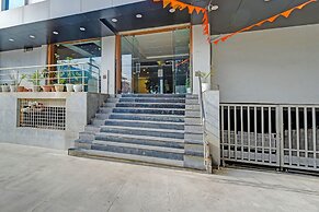 Fabhotel Royal Palm