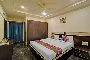 Fabhotel Royal Palm