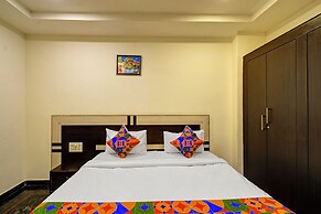 Fabhotel Royal Palm
