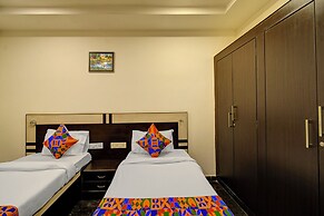 Fabhotel Royal Palm