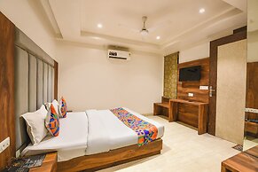 Fabhotel The Nilsa
