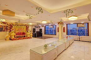 Fabhotel Moonlight & Banquets