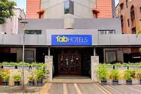 Fabhotel Ratna Regency