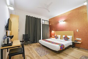 Fabhotel Royal Spark Inn