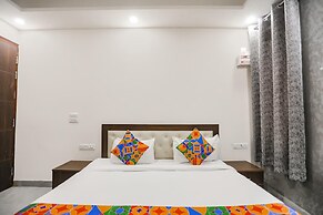 Fabhotel Signature Inn I