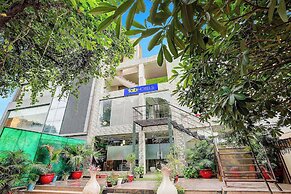 Fabhotel Golden Stone