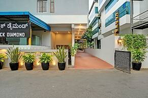 Fabhotel The Black Diamond