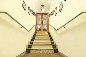 Fabhotel Motisarai