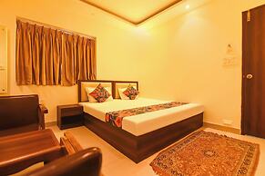 Fabhotel Motisarai