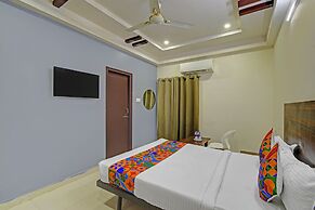 Fabhotel White House Leo