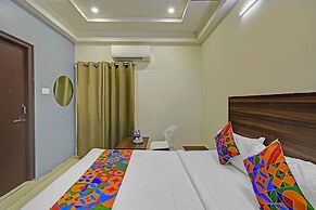 Fabhotel White House Leo