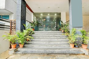 Fabhotel Royal Regalia Inn