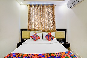 Fabhotel Royal Regalia Inn