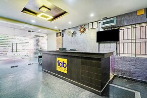 Fabhotel Royal Regalia Inn
