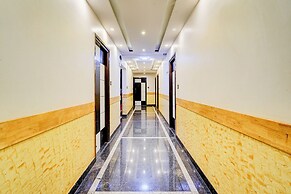 Fabhotel Royal Regalia Inn