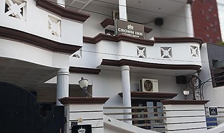 Fabhotel Crown Inn