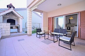 Ami Aparment Strožanac
