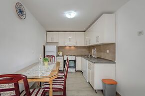Diocletian'S Corner, Three Bedroom Apartment