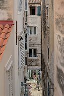 Diocletian'S Corner, Three Bedroom Apartment