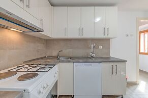 Diocletian'S Corner, Three Bedroom Apartment
