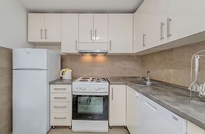 Diocletian'S Corner, Three Bedroom Apartment