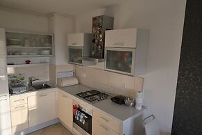 Lola Suite, One Bedroom Place With Free Parking