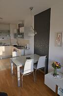 Lola Suite, One Bedroom Place With Free Parking