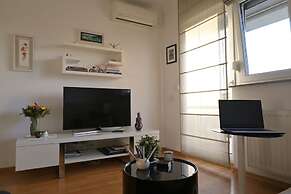 Lola Suite, One Bedroom Place With Free Parking