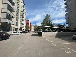 Lola Suite, One Bedroom Place With Free Parking