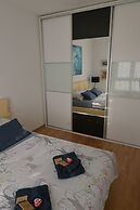 Lola Suite, One Bedroom Place With Free Parking