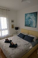 Lola Suite, One Bedroom Place With Free Parking