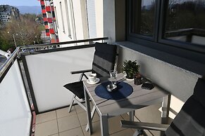 Lola Suite, One Bedroom Place With Free Parking
