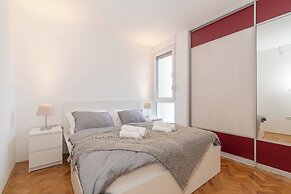 Zozo, Modern Two-Bedroom Suite