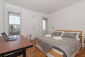 Zozo, Modern Two-Bedroom Suite