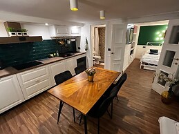 Db Interiors