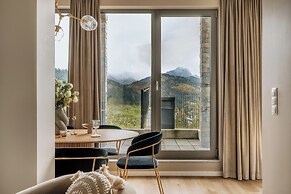 Landscape Cyrhla LoftAffair Collection