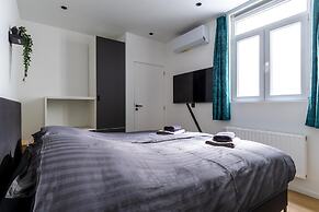 Modern Antwerp Getaway App - Heart d Anvers