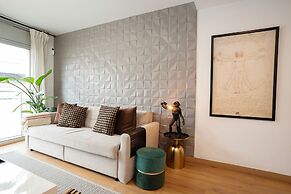 Modern Apartment Near Pl Espa a