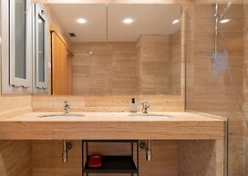 Modern Apartment Near Pl Espa a
