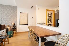 Modern Apartment Near Pl Espa a