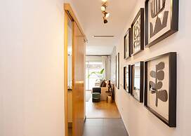 Modern Apartment Near Pl Espa a