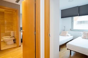 Modern Apartment Near Pl Espa a