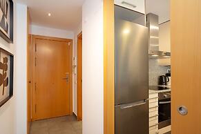 Modern Apartment Near Pl Espa a