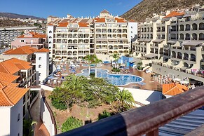 Two-floor Penthouse w Complex Pool Outdoor Terrace