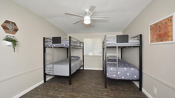 Fairfield in Mesa With 4 Bedrooms and 3 Bathrooms
