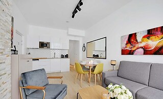 Intimate Flat w/ A/C & Jacuzzi - 2br/6p Montmartre