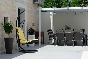 Designer Villa Simone - Modern Heritage Style