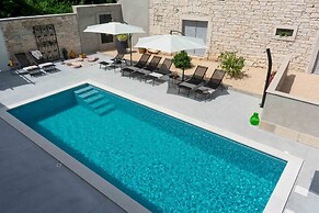 Designer Villa Simone - Modern Heritage Style