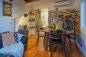 Historical Centre Terrace Aircon by LD Apartments